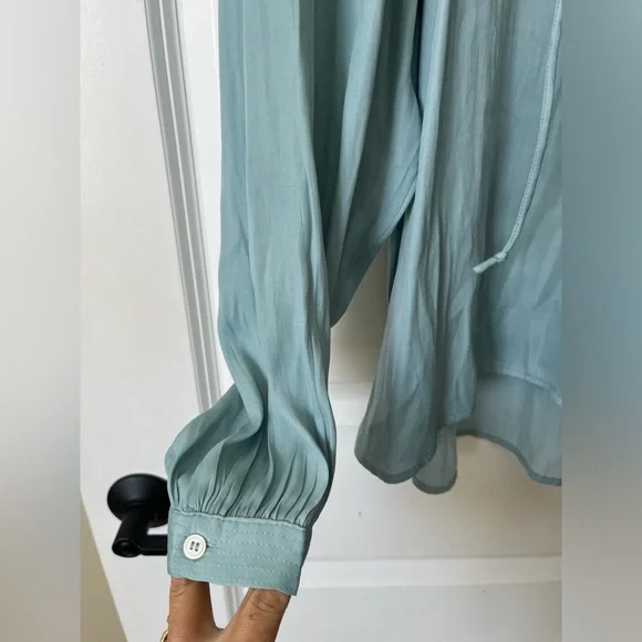 LOFT satin light blue blouse sz S - Picture 3 of 6
